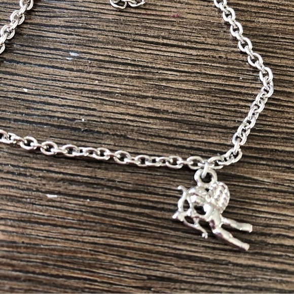 Sliver metal charm bracelet - Picture 2 of 2